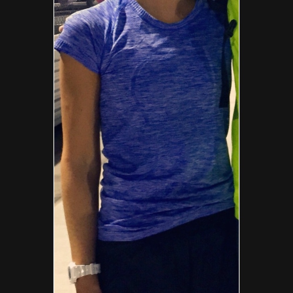 Women’s lulu lemon blue tee
